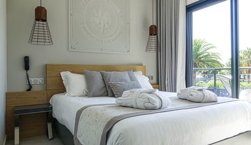 Premier Room, 1 Double Bed, Terrace, Garden View