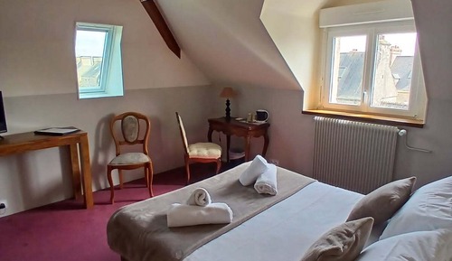 Superior Double Room, Bathtub