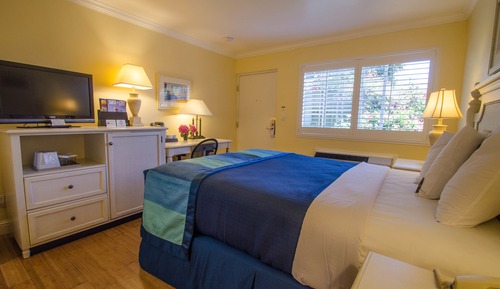 Standard Room, 1 Queen Bed