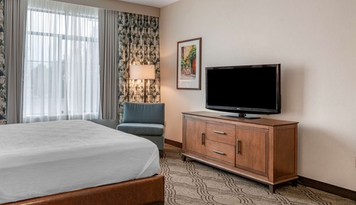 Standard Room, 1 King Bed, Accessible, Non Smoking