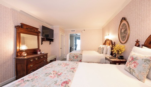 Concierge Suite,  Partial Oceanfront, 2 Queen Beds (Adults Only)