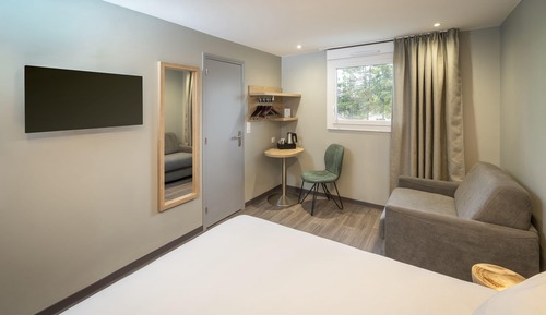 Comfort Room, 1 Queen Bed, Non Smoking (with Single Sofabed)