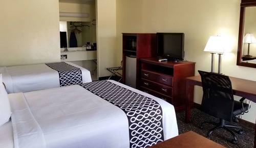 Room, 2 Queen Beds, Smoking