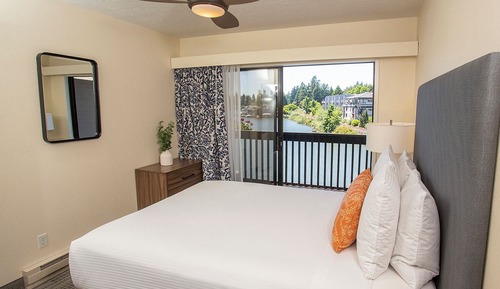 Superior Suite, Multiple Beds, Kitchen, Lake View (Two Bedroom Suite)