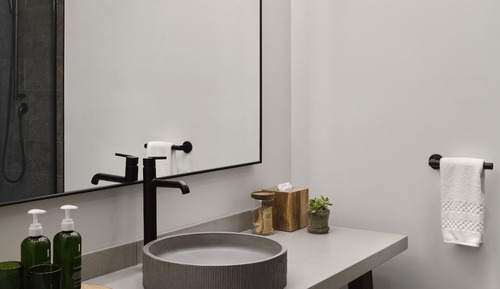 Panoramic Waterfront Suite