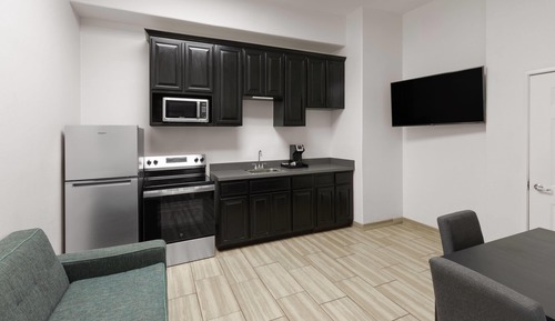 Suite, 2 Queen Beds, Non Smoking (Deluxe Family)