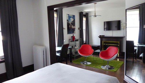 Deluxe Room, 1 Queen Bed, Fireplace