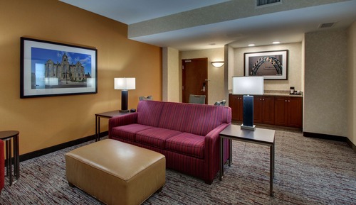 Suite, Multiple Beds (UpFloor,Oversized,Sofa Sleeper,2Rooms)