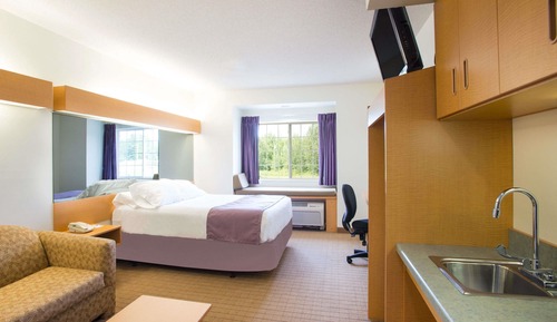 Suite, 1 Queen Bed, Accessible, Non Smoking (Bathtub)