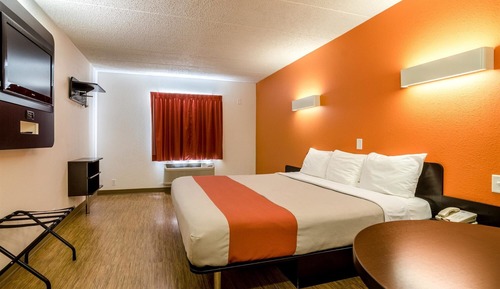 Standard Room, 1 King Bed, Non Smoking