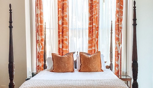 1 King Bed, Ensuite, (Library Suite)