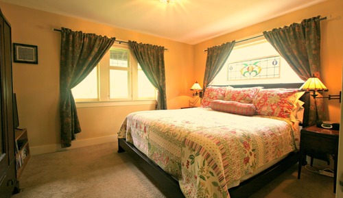 Superior Suite, 1 King Bed, Bathtub, Garden View