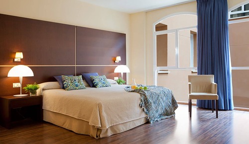 Double Room (with Living Room)