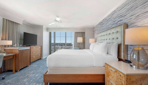 Room, 1 King Bed, Ocean View, Corner (High Floor)