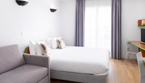Studio, Multiple Beds