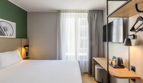Standard Room, 1 Queen Bed