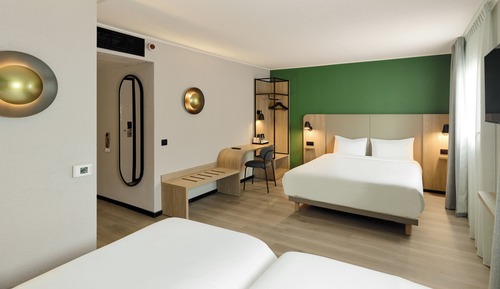 Standard Room, 1 Queen Bed with Sofa bed