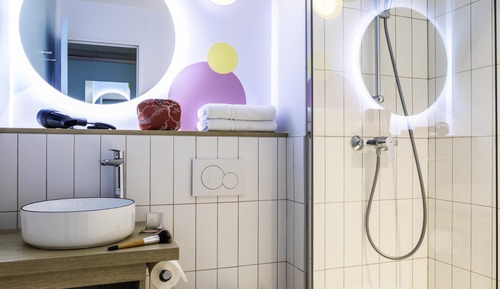 Family Room, 2 Twin Beds