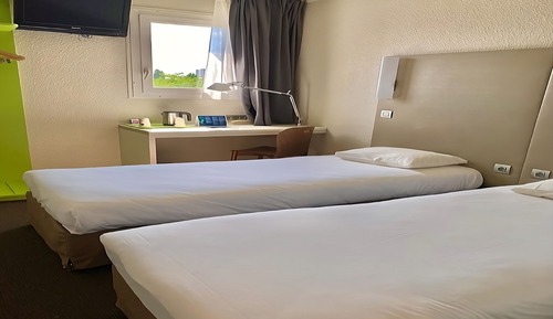 Room, Multiple Beds (Next Generation)
