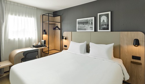 Superior Room, 1 King Bed