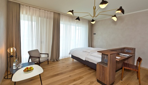 Executive Room, Lake View