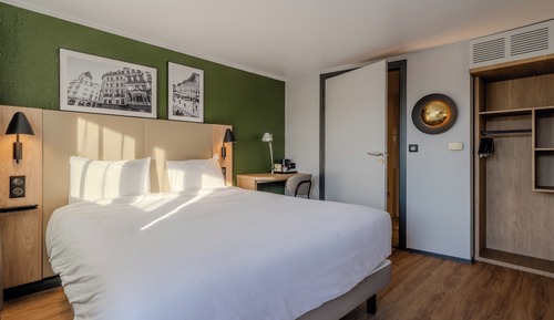 Standard Room, 1 Queen Bed