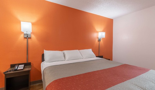 Deluxe Room, 1 King Bed, Accessible, Non Smoking