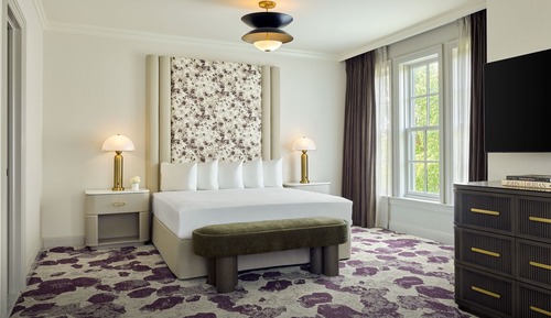 Grand Room, 1 King Bed (Luxury)