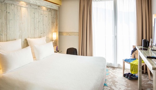 Standard Room (Small)