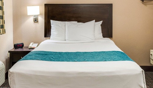Standard Room, 1 Queen Bed, Smoking