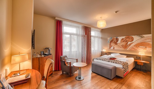 Boutique Queen Room 