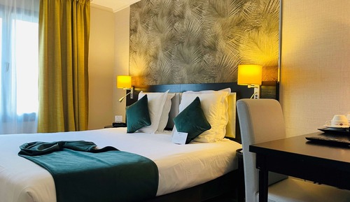 Superior Room, 1 King Bed