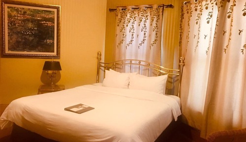 Premium Room, 1 King Bed with Sofa bed