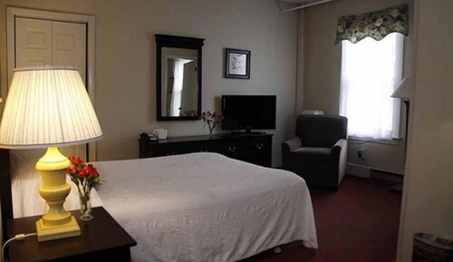 Standard Room, 1 Queen Bed