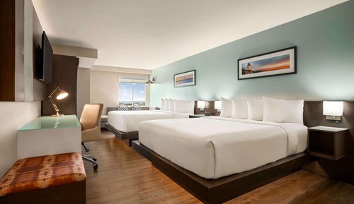 Room, Multiple Beds, Accessible, Non Smoking (Mobility/Partial Water View)