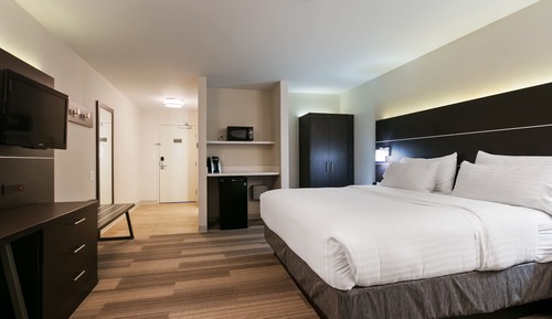 Standard Room, 1 King Bed (Walk-In Shower)