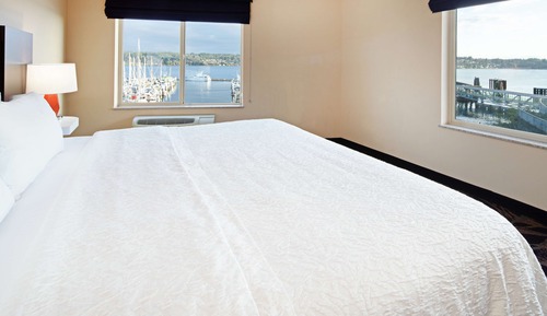 One king suite jetted tub non smoking