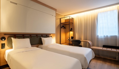 Standard Room, 1 Queen Bed