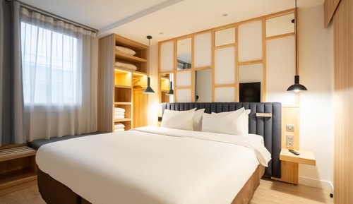 Junior Suite, 1 King Bed with Sofa bed