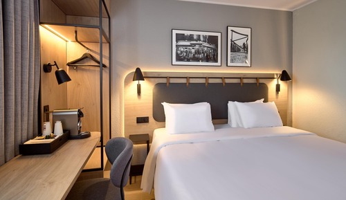 Superior Room, 1 King Bed