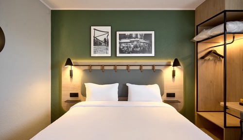 Standard Room, 1 Queen Bed