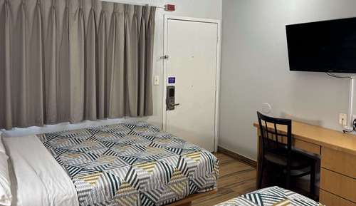 Deluxe Room, 2 Double Beds, Non Smoking, Refrigerator & Microwave