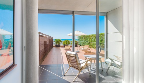 Premium Room, 1 King Bed, Beachfront