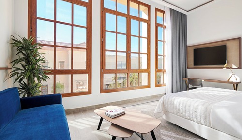 Deluxe Room, 1 King Bed, Garden View