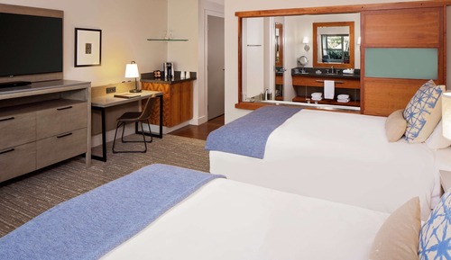 Room, 2 Double Beds (Partial Bay View)