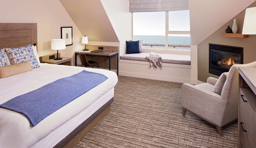 Deluxe Room, 1 King Bed, Bay View