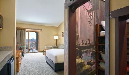 Suite (Waterpark Included-Wolf Den)
