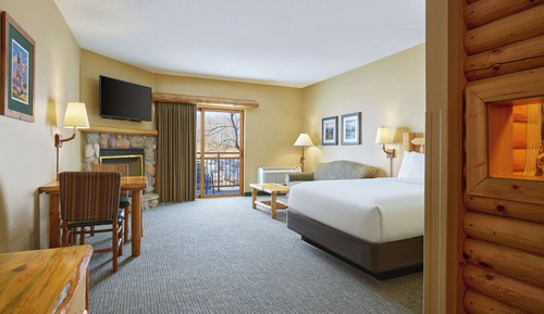 Suite, Fireplace (Waterpark Included-Fireplace)