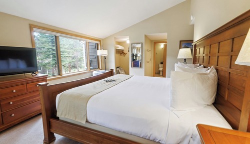 Condo, 3 Bedrooms (The Pines)