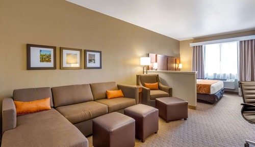 Suite, 1 Queen Bed with Sofa bed, Accessible, Non Smoking (Upgrade)